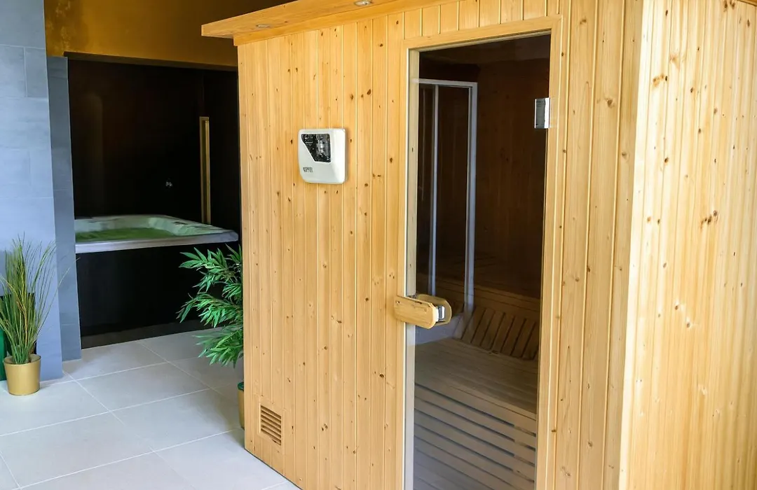 Arts Club Suite & Spa-1